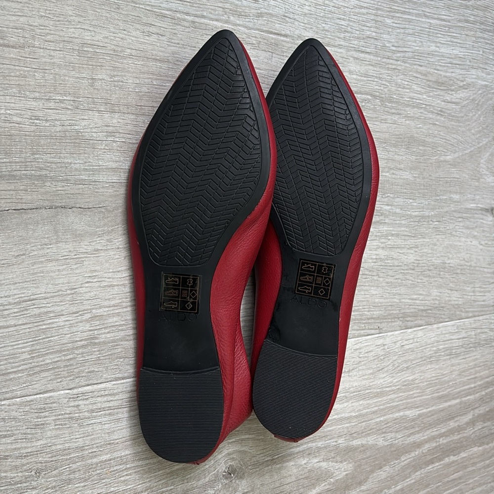 Aldo woman’s Red Leather Pointed Toe Flats size 9 - Picture 8 of 9